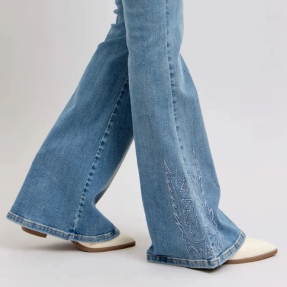 Judy Blue Light Blue High-Rise Flare Jeans with Bootstitch Embroidery - Picture 3 of 3